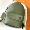 【p680 Chip】 M57079 Black M59325 Gray M21362 Dark Green The all-new Aerogram backpack redefines contemporary style with refined elegance. Crafted from supple calf leather reminiscent of vintage airmail envelopes, it features a matte metal logo. The main compartment and front flap pocket offer ample space for weekend getaways or urban explorations.Dimensions: 43 x 30 x 14 cm 168650